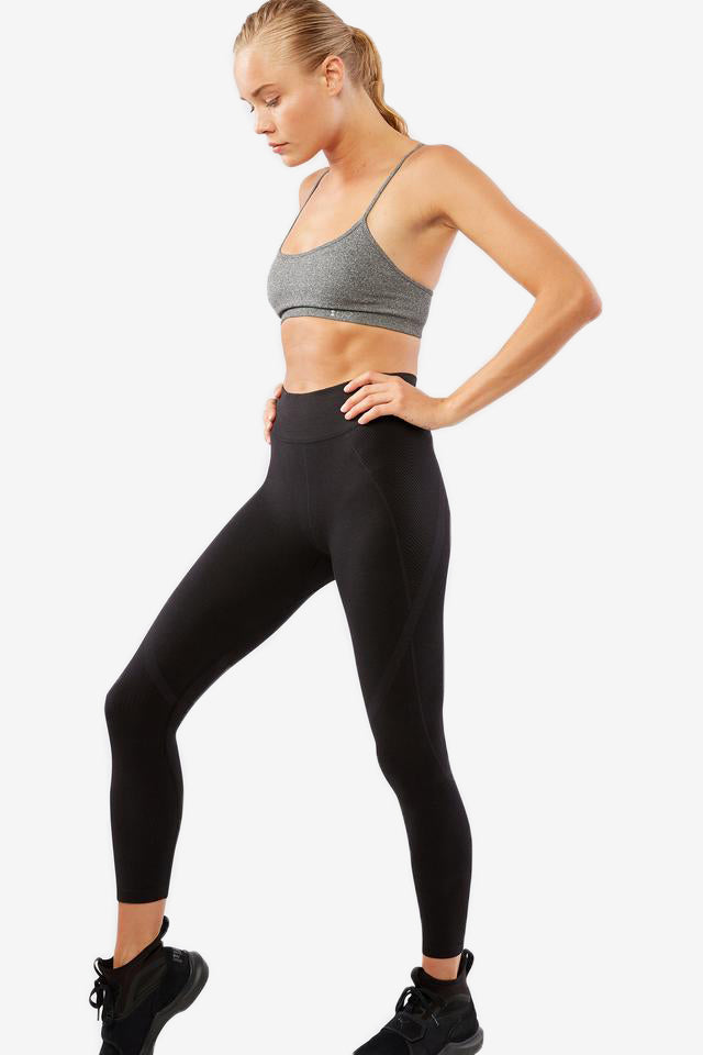 Qualifier Seamless Capri - Black